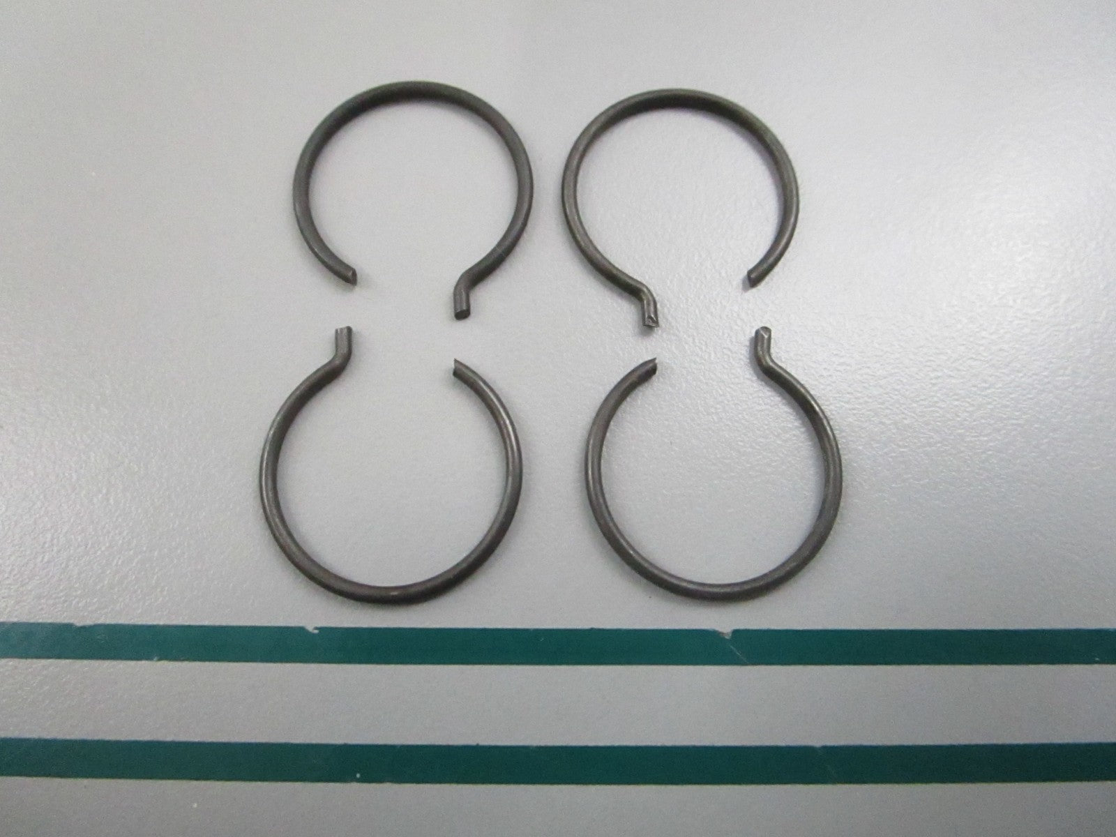NEW OEM (LOT OF 4) 688-11634-10-00 Yamaha Pin Clips 0810