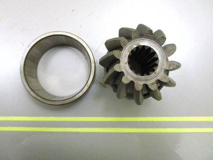 *NEW OEM* 0750 OMC Johnson Evinrude PINION GEAR & BEARING 375835 0375835