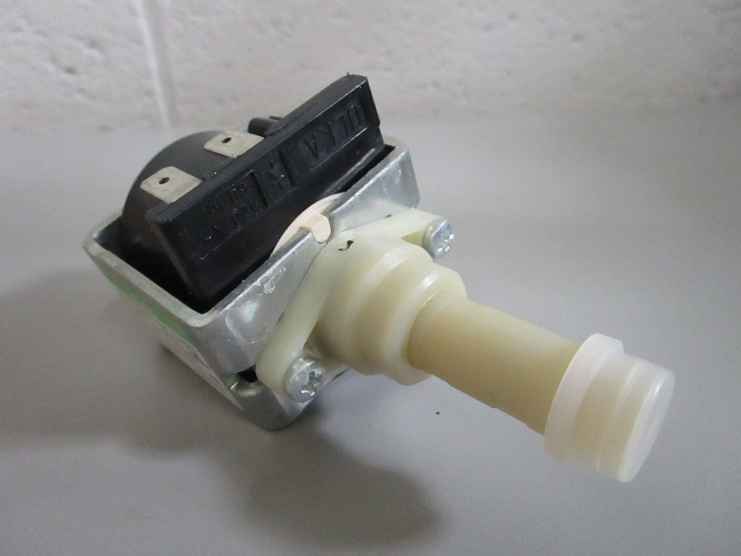 Whirlpool NEW OEM Pump W10661079 NOS Genuine Factory Appliance Part 0820