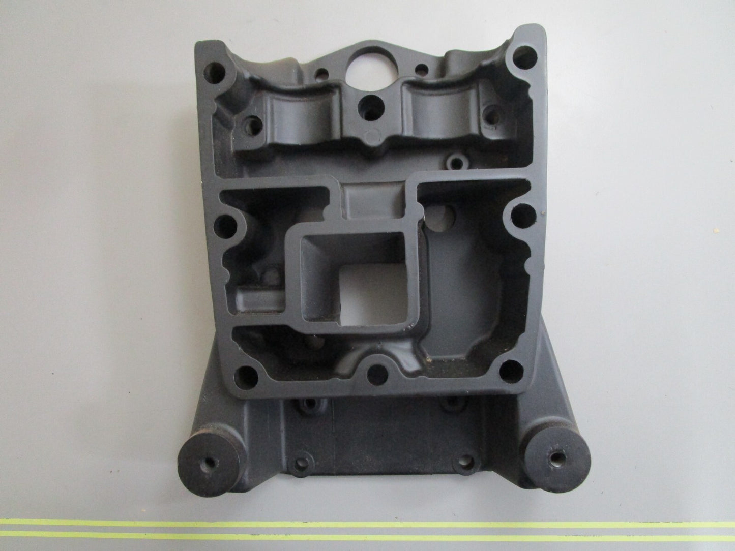 *NEW OEM* 0820 OMC Johnson Evinrude Adaptor 336274 0336274 336307