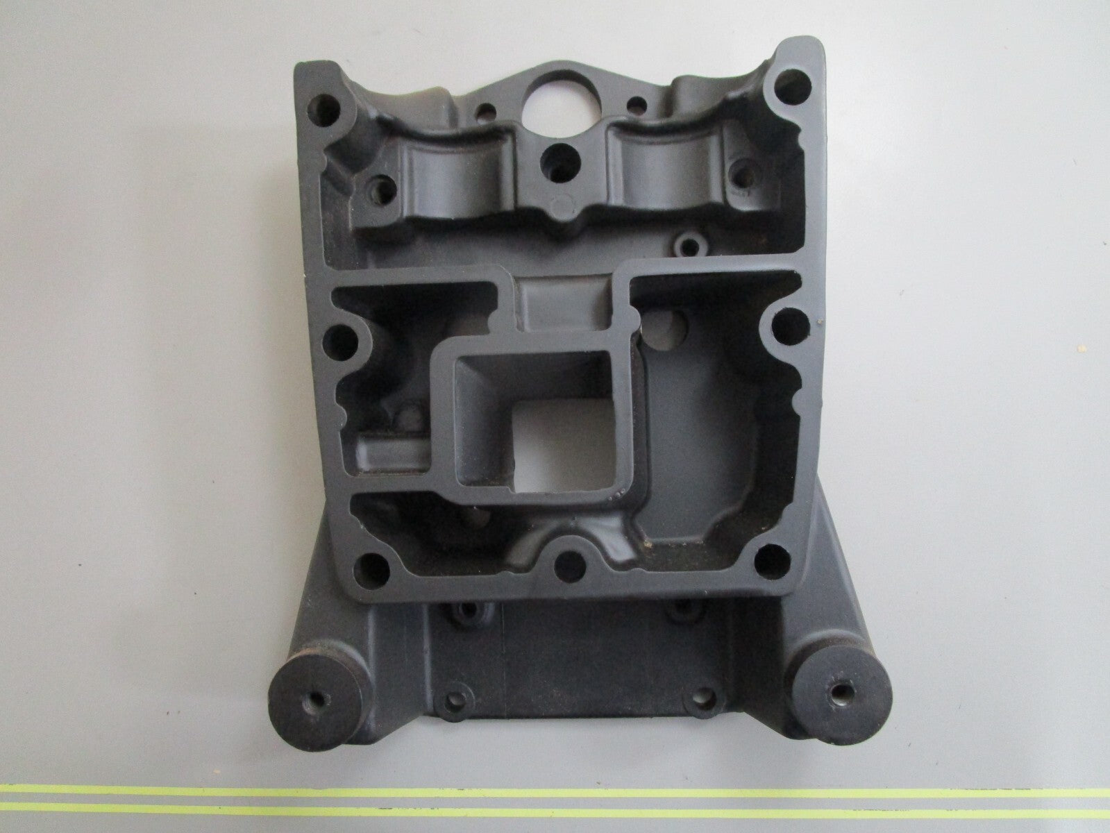 *NEW OEM* 0820 OMC Johnson Evinrude Adaptor 336274 0336274 336307