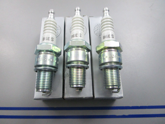NEW (LOT OF 3) B6ES NGK Spark Plug 0810