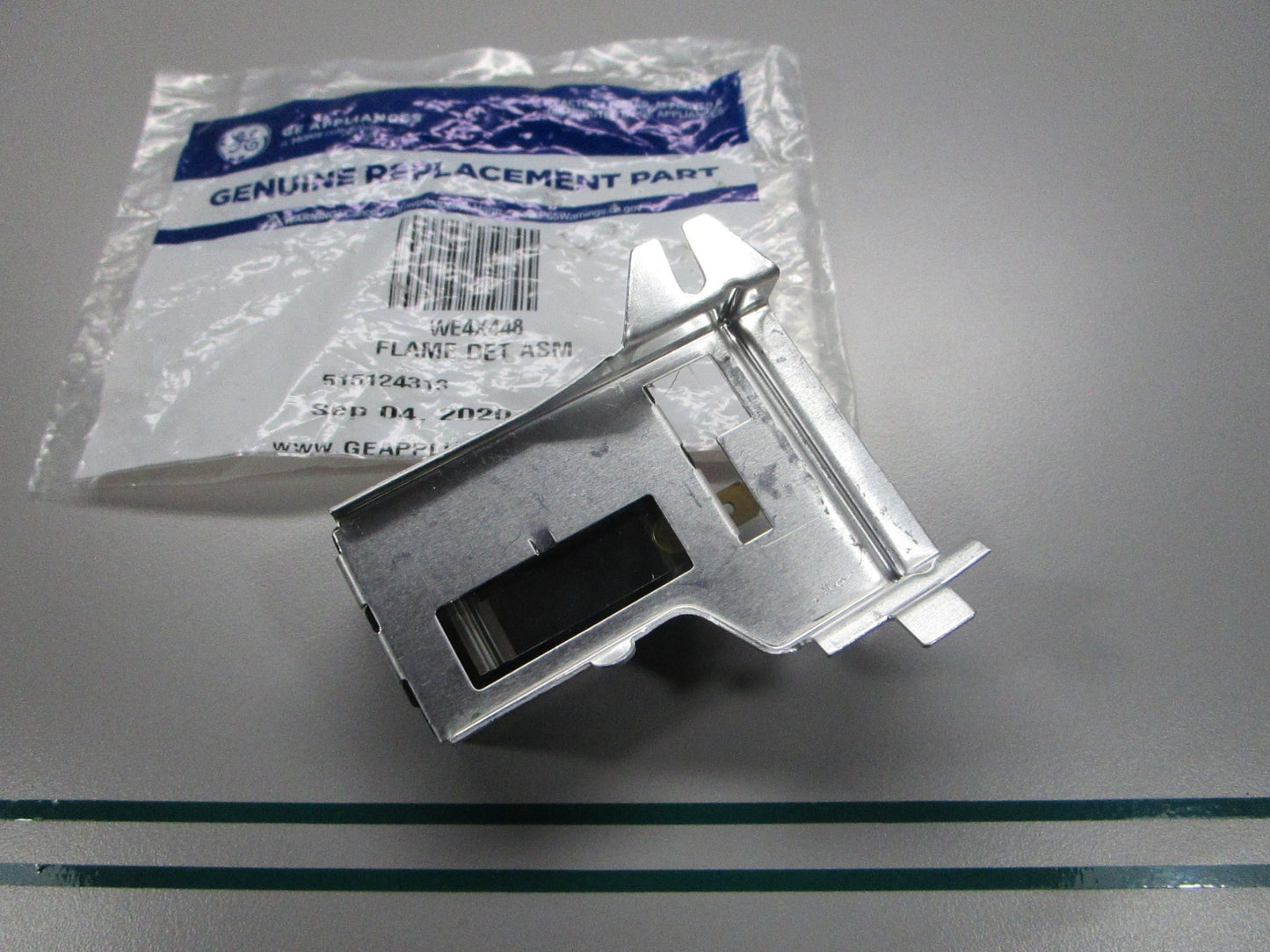 NEW OEM WE4X445 GE Flame Sensor 0810