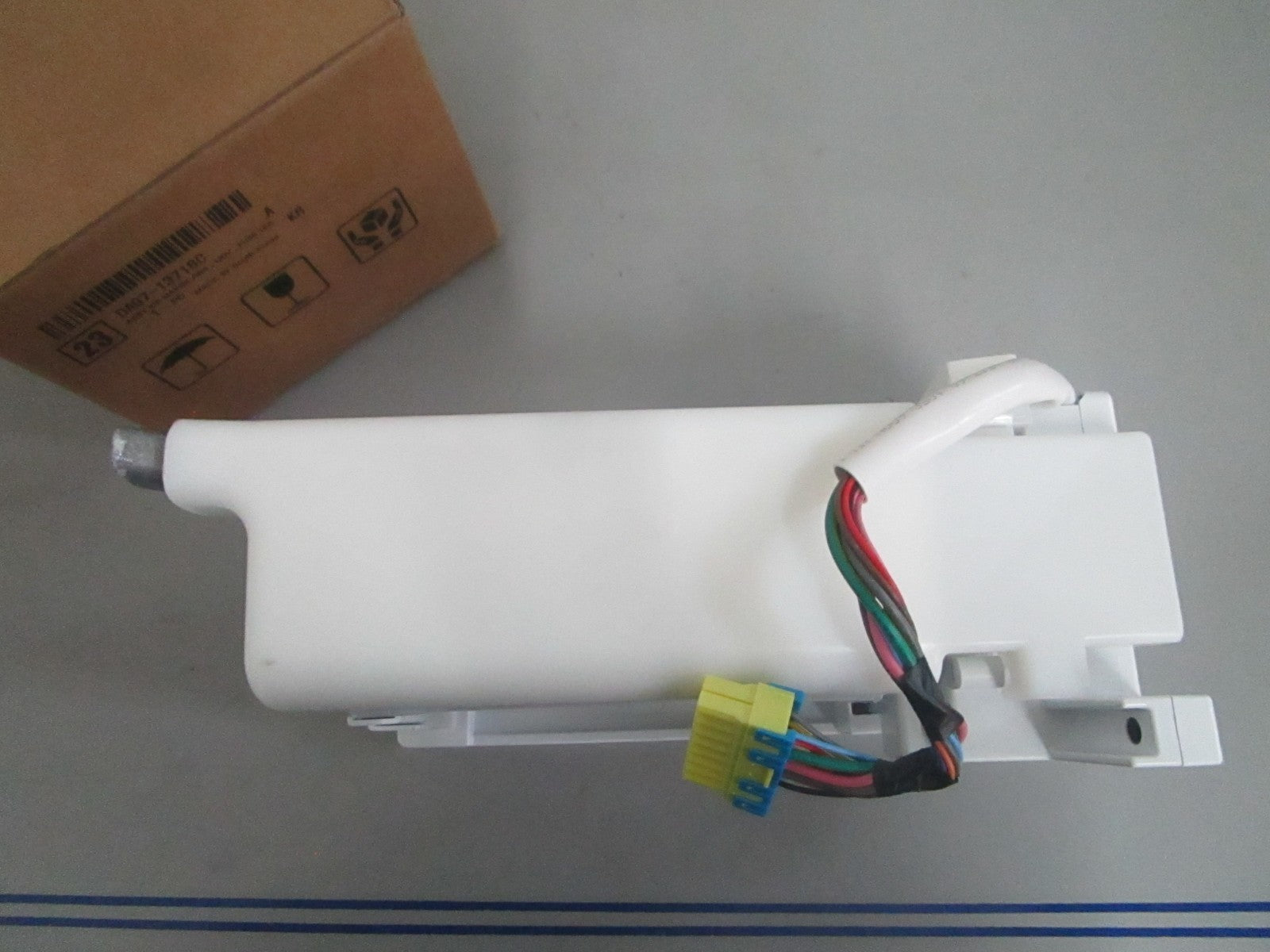 *NEW OEM* 0820 Samsung Ice Maker DA97-13718C