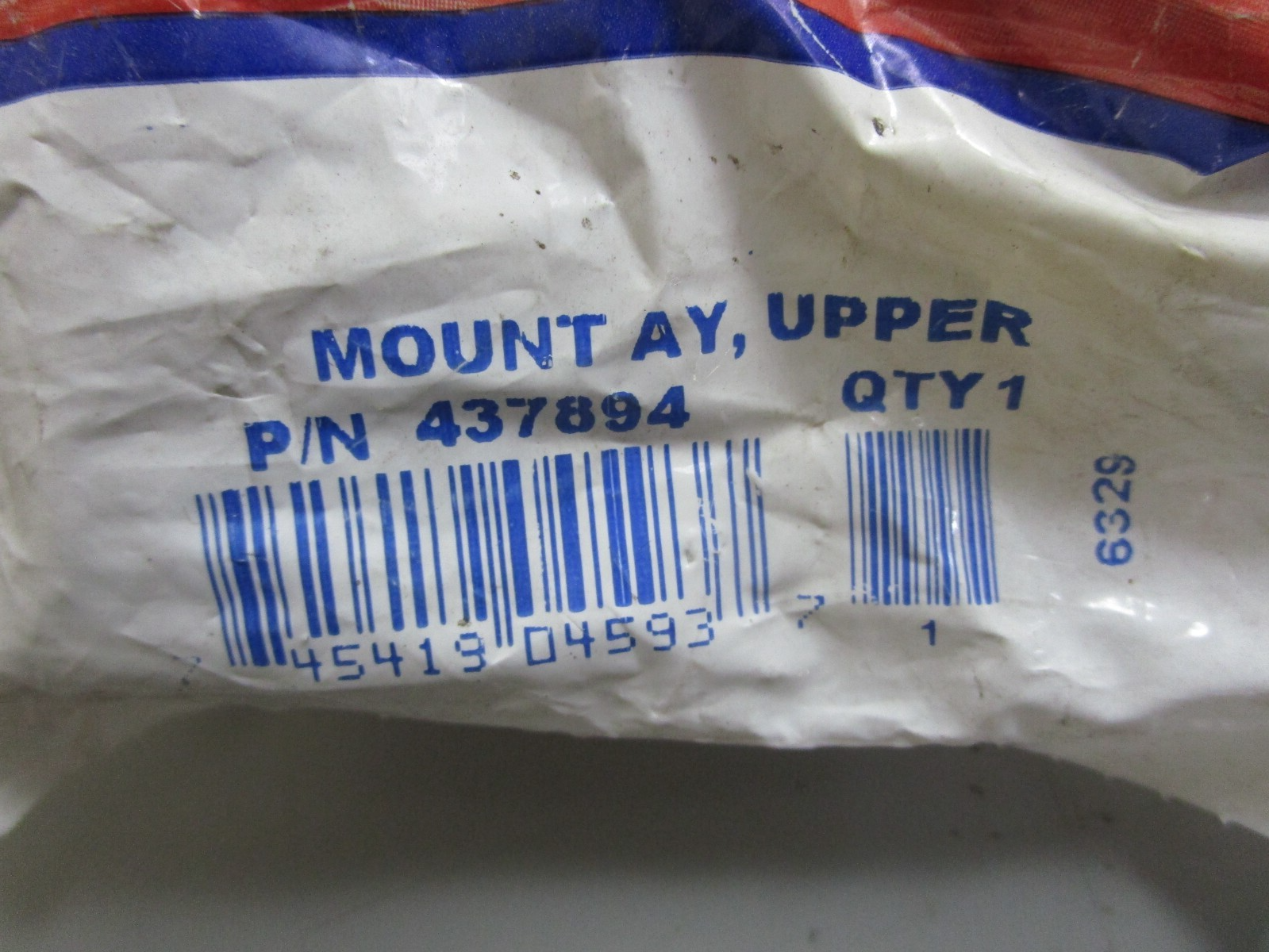 *NEW OEM* 0820 OMC Johnson Evinrude Upper Mount Ay 437894 0437894