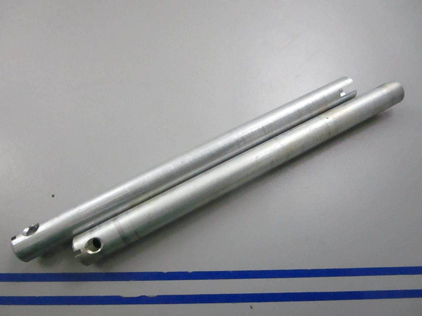 NEW OEM (LOT OF 2) 311257 0311257 OMC Johnson Evinrude Spring Retainer 0810