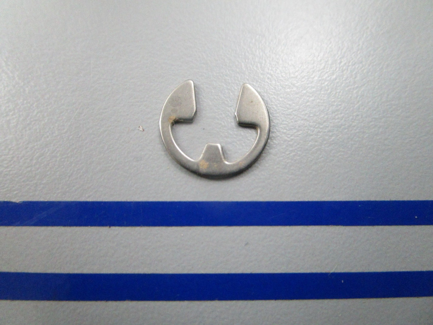 NEW OEM 203470 0203470 OMC Johnson Evinrude Retaining Ring 0810