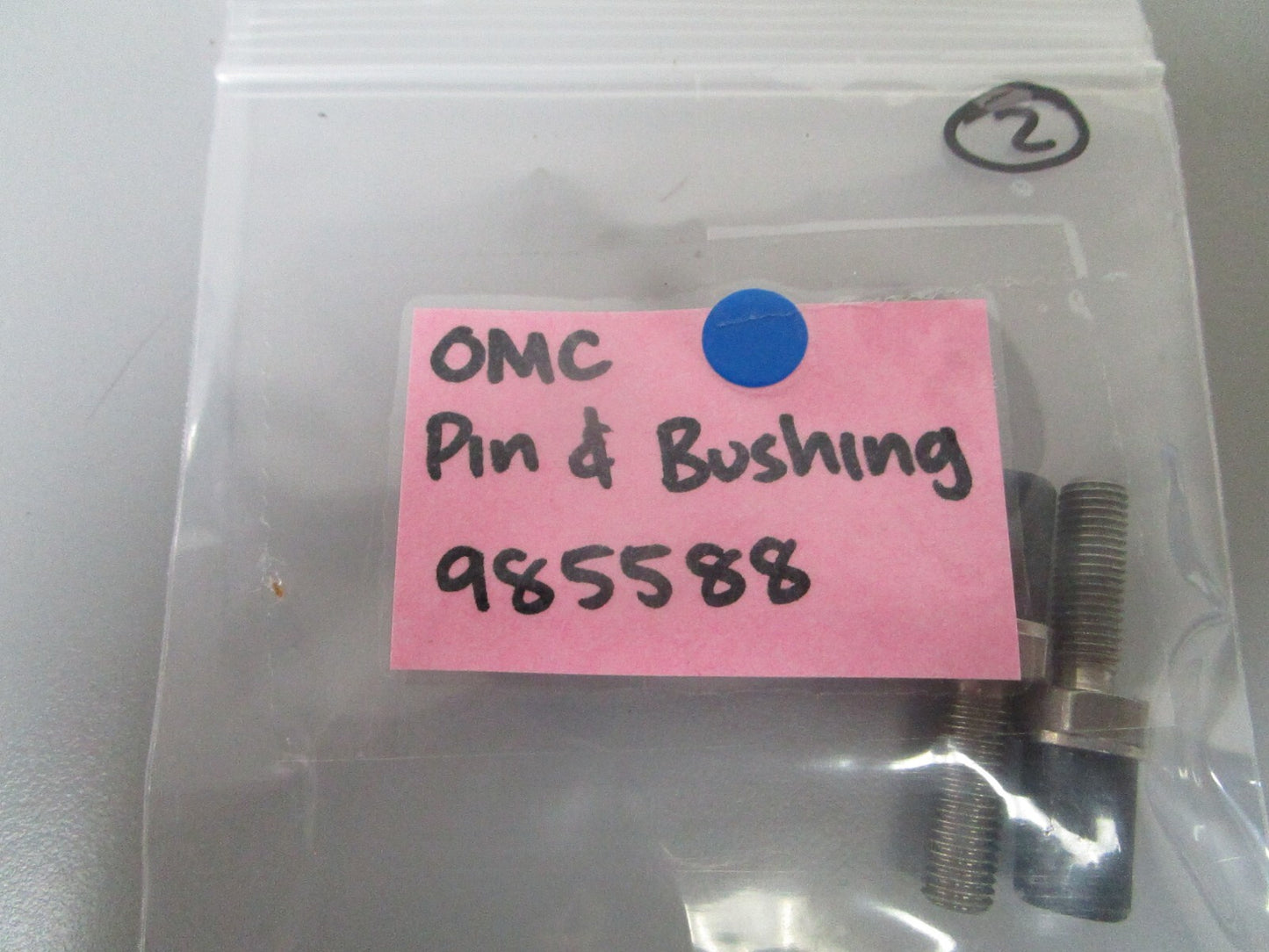 *NEW OEM* 0810 OMC Johnson Evinrude Pin & Bushing 985588 0985588