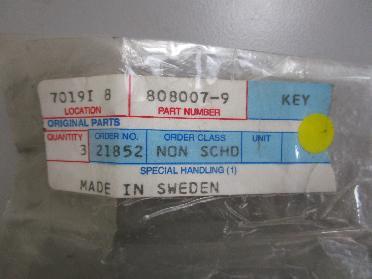 *NEW OEM* 0810 Volvo Penta Key 808007-9