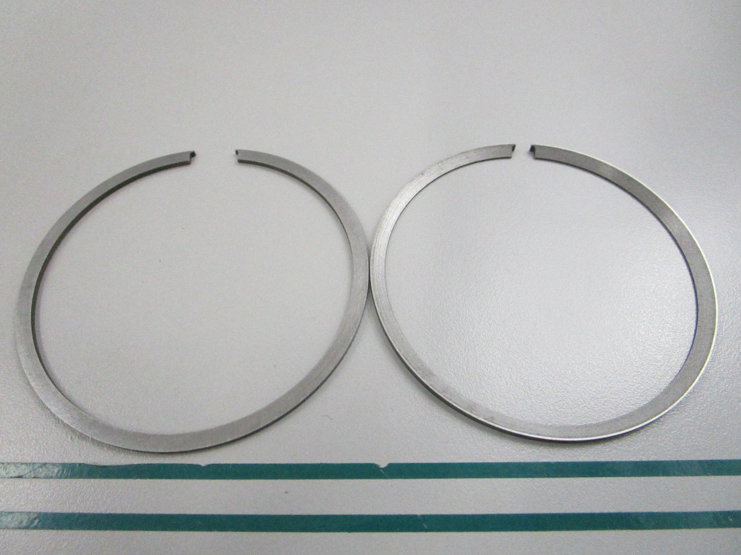 NEW OEM 384315 0384315 OMC Johnson Evinrude 2 Piston Ring Set 0810