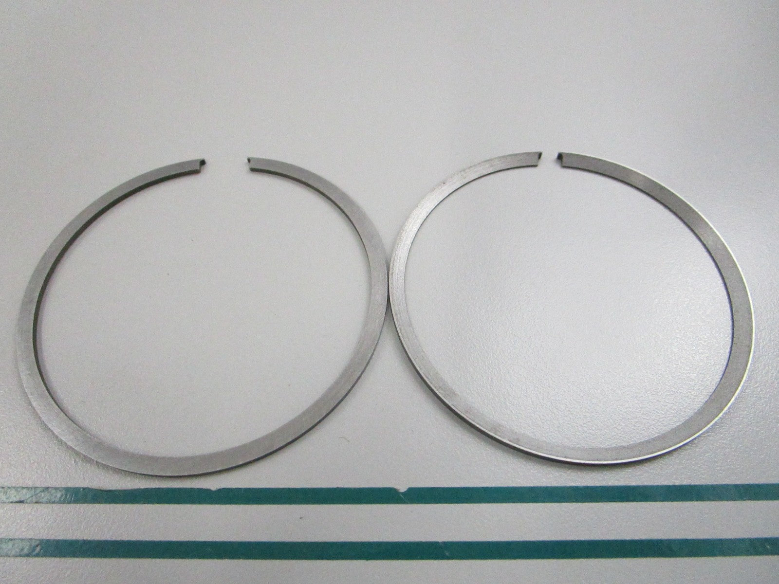 NEW OEM 384315 0384315 OMC Johnson Evinrude 2 Piston Ring Set 0810