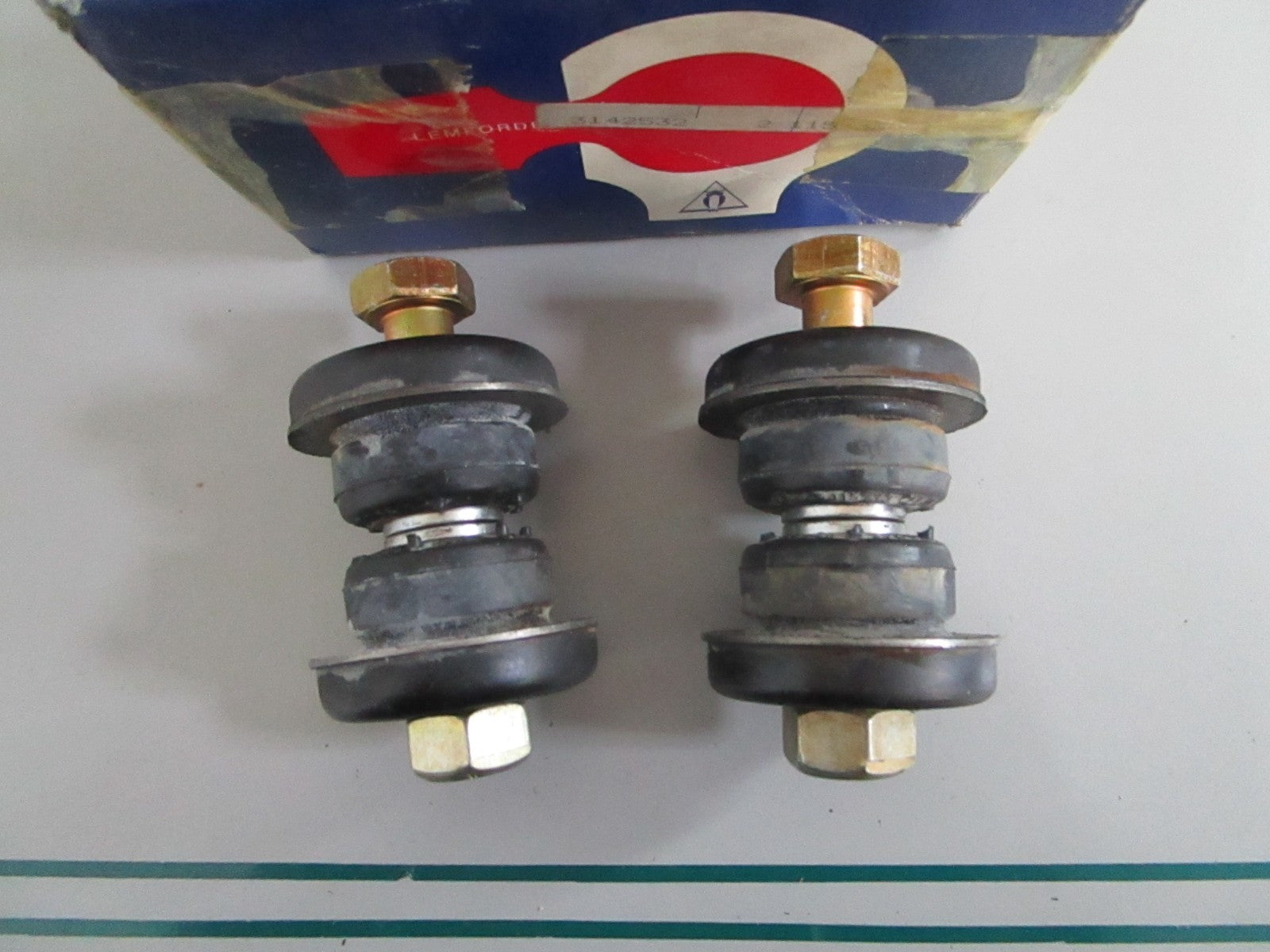 NEW 115301775 Mercedes-Benz Control Arm Bushing Kit 0820