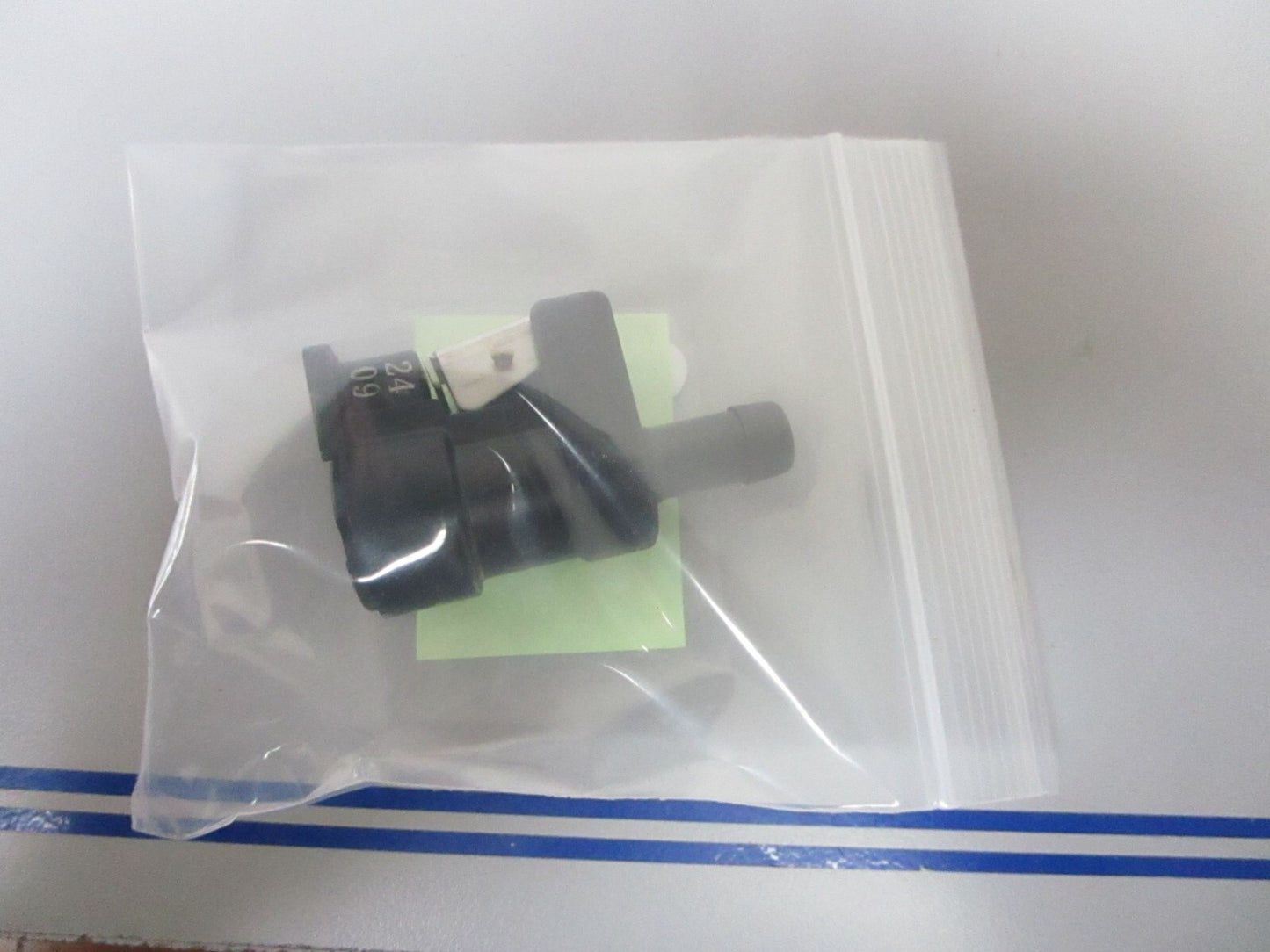 *NEW OEM* 0770 Nissan Tohatsu Engine Side Fuel Connector 3GR-70250-0