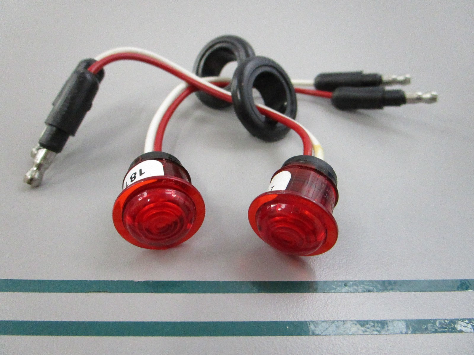 NEW (LOT OF 2) 49332 Grote Red 12V MicroNova Dot LED 0810