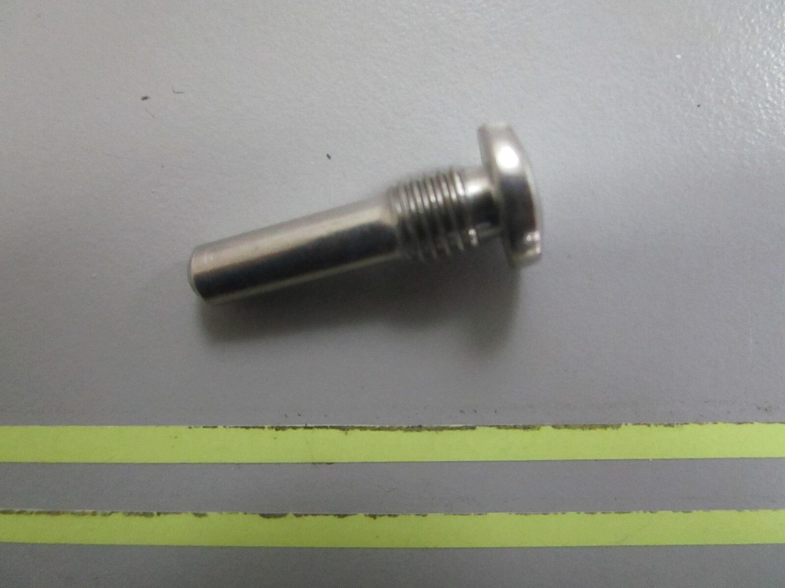 *NEW OEM* 0810 OMC Johnson Evinrude Pivot Pin 308376 0308376
