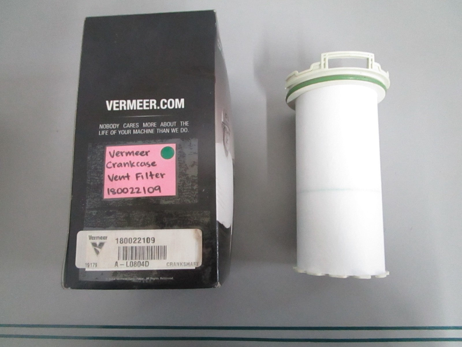 NEW OEM 180022109 Vermeer Crankcase Vent Filter 0820