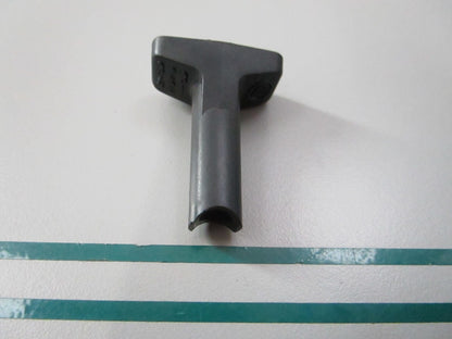 NEW OEM 323421 0323421 OMC Johnson Evinrude Choke Knob 0810