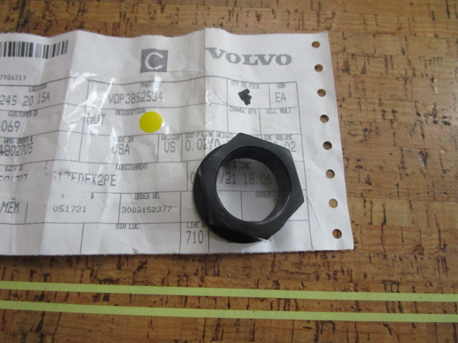 *NEW OEM* 0810 Volvo Penta Nut 3852534