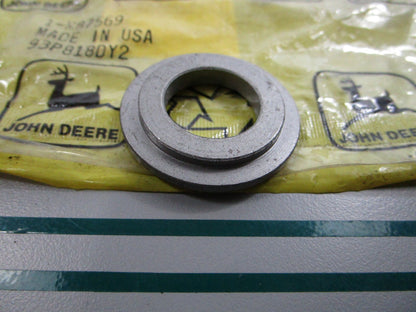 NEW OEM M87569 John Deere Seal 0810