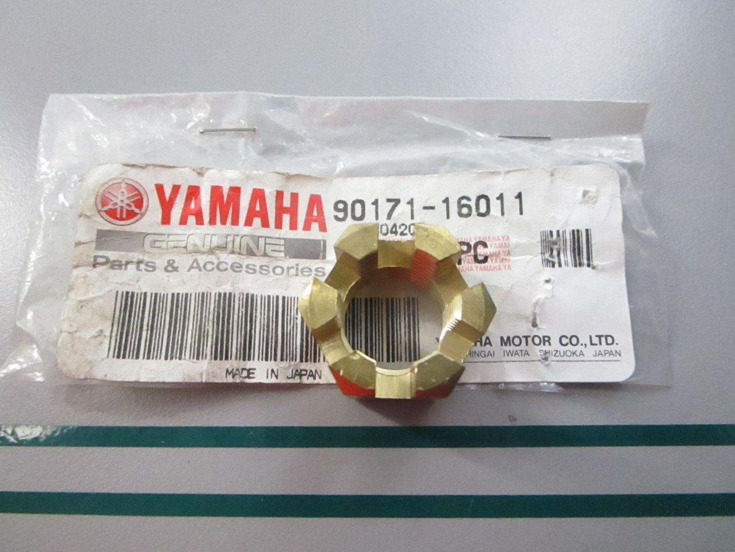 NEW OEM 90171-16011-00 Yamaha Propeller Castle Nut 0810