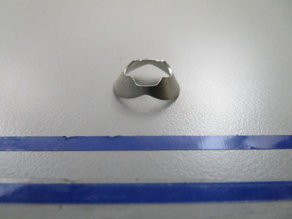 *NEW OEM* 0810 OMC Johnson Evinrude Retainer 302420 0302420