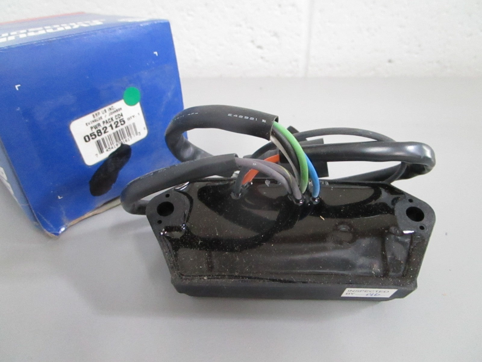 NEW OEM 582125 0582125 OMC Johnson Evinrude Power Pack 0820