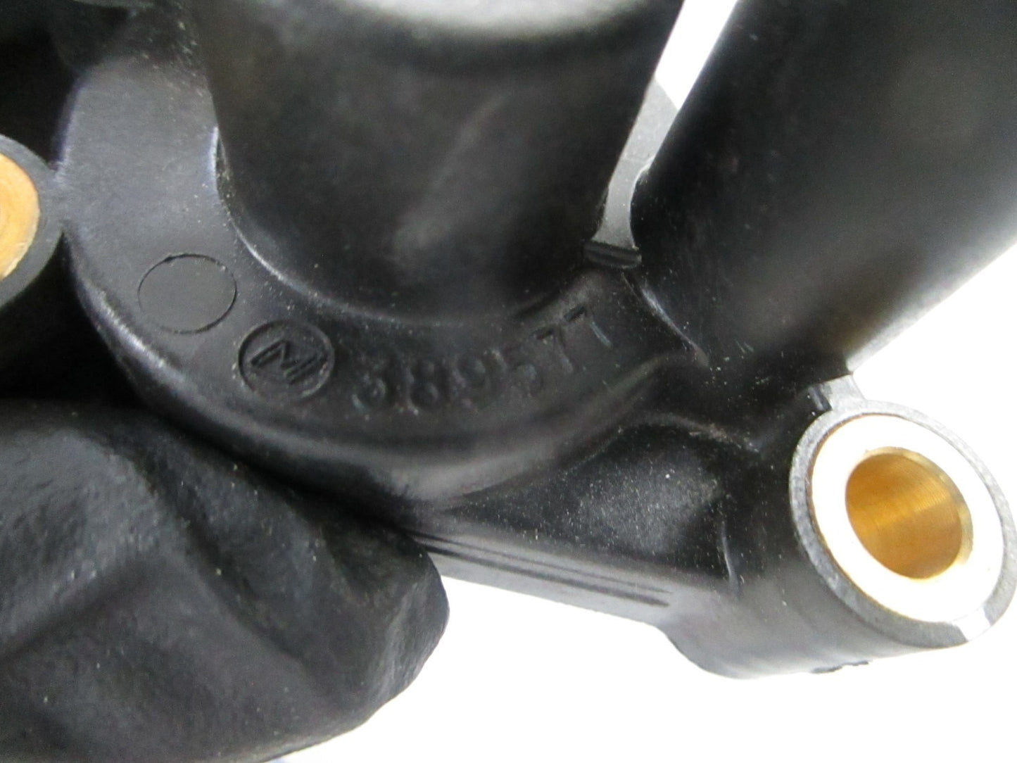 *NEW OEM* 0810 OMC Johnson Evinrude Impeller Housing 778264 0778264