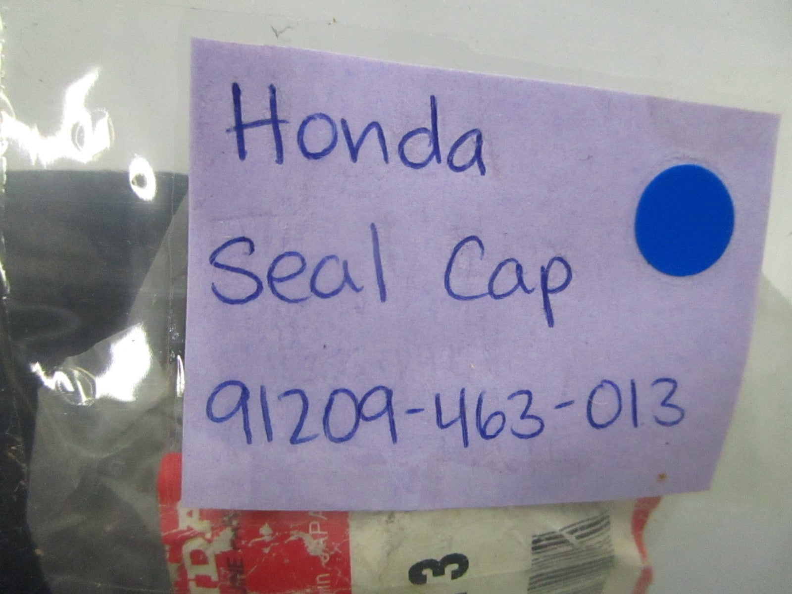 *NEW OEM* 0810 Honda Seal Cap 91209-463-013
