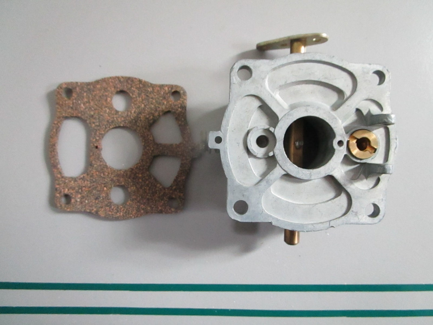 NEW OEM 295608 Briggs & Stratton Upper Carburetor Body Assy 0820