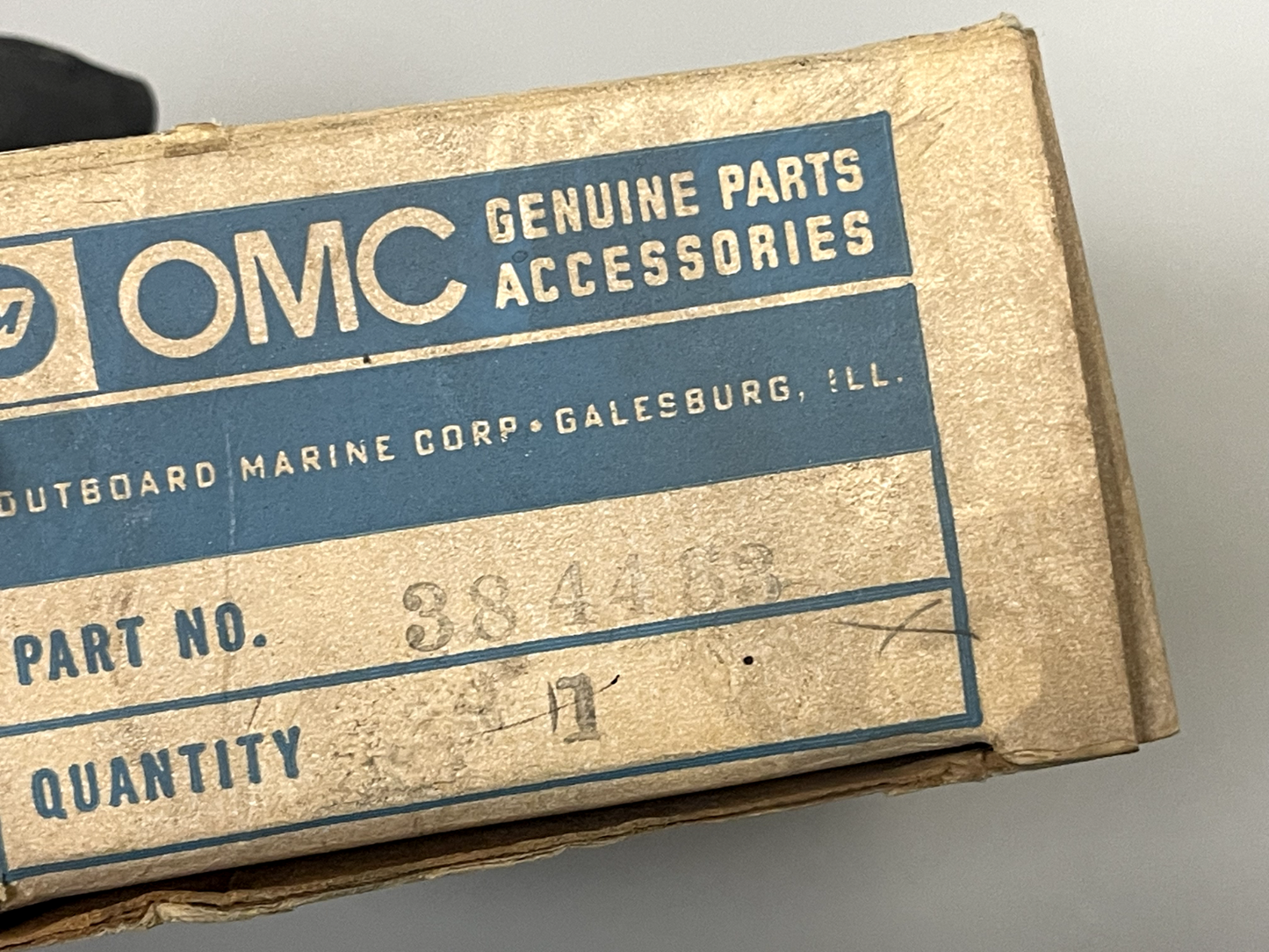 *NEW OEM* 0670 OMC Johnson Evinrude Mount 384483 0384483
