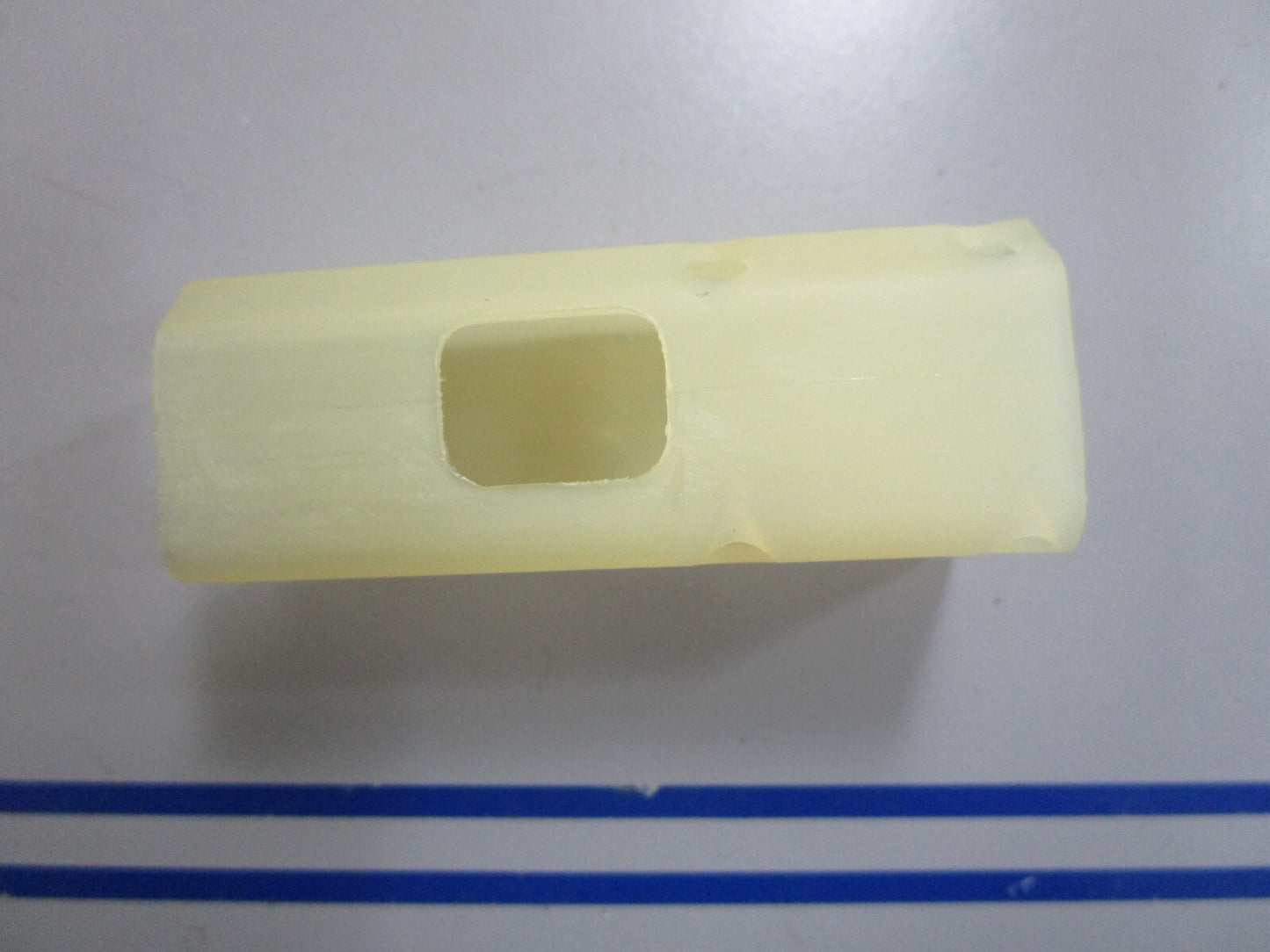 *NEW OEM* 0810 OMC Johnson Evinrude Cable Tensioner Liner 909338 0909338