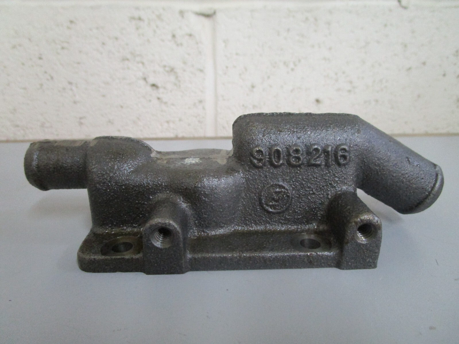 *NEW OEM* 0820 OMC Johnson Evinrude Housing 908216 0908216