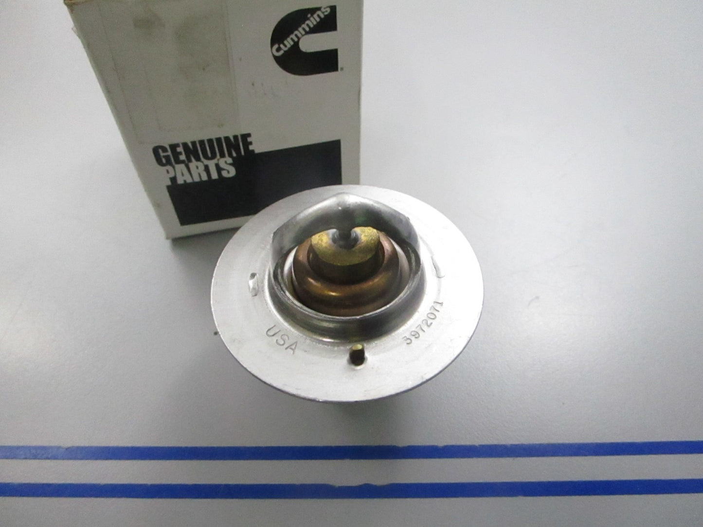 NEW OEM 3972071 Cummins Thermostat 0810