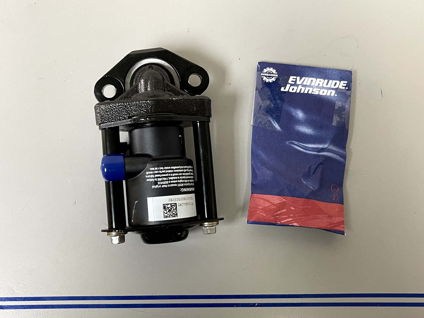 *NEW OEM* 0670 Johnson Evinrude 02' - 05' 200 225 250 hp STBD Fuel Injector Ay