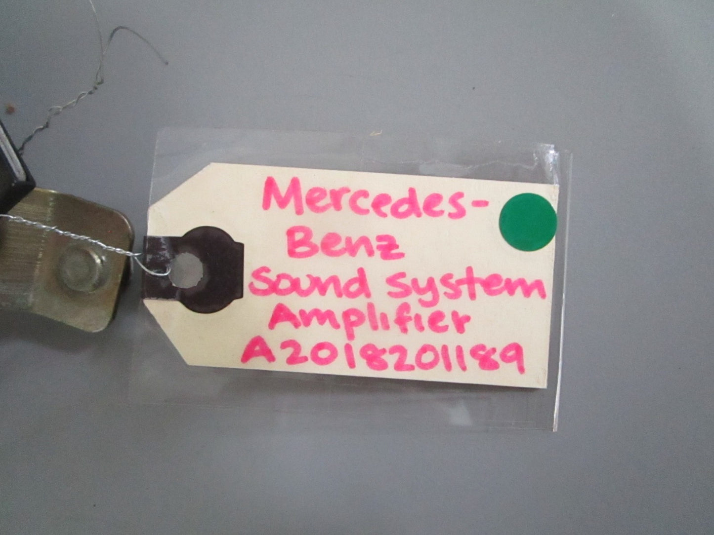 NEW OEM A2018201189 Mercedes-Benz Sound System Amplifier 0820