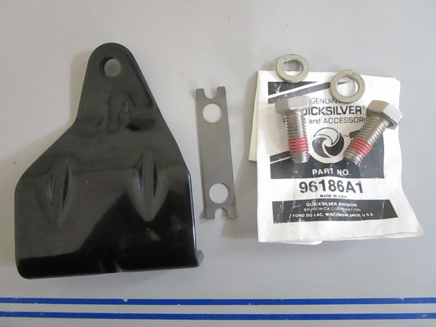 *NEW OEM* 0820 Mercury Quicksilver Attaching Bracket Ay 96186A1