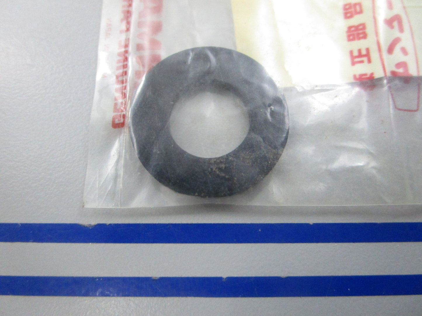 NEW OEM 124223-42070 Yamaha Washer Seal Piece 0810