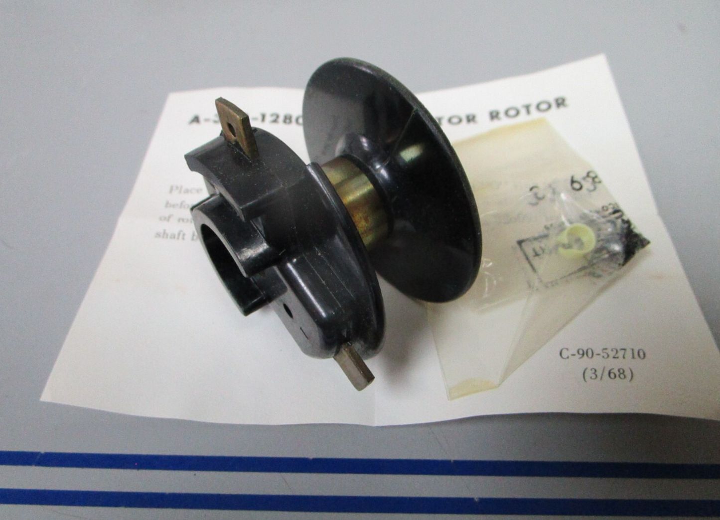 *NEW OEM* 0810 Mercury Quicksilver Distributor Rotor 393-1280A1