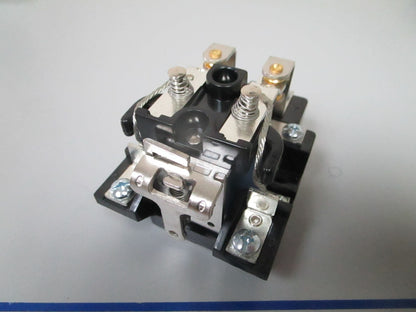 *NEW OEM* 0720 Crown DPDT 24V RELAY CR100326 100326