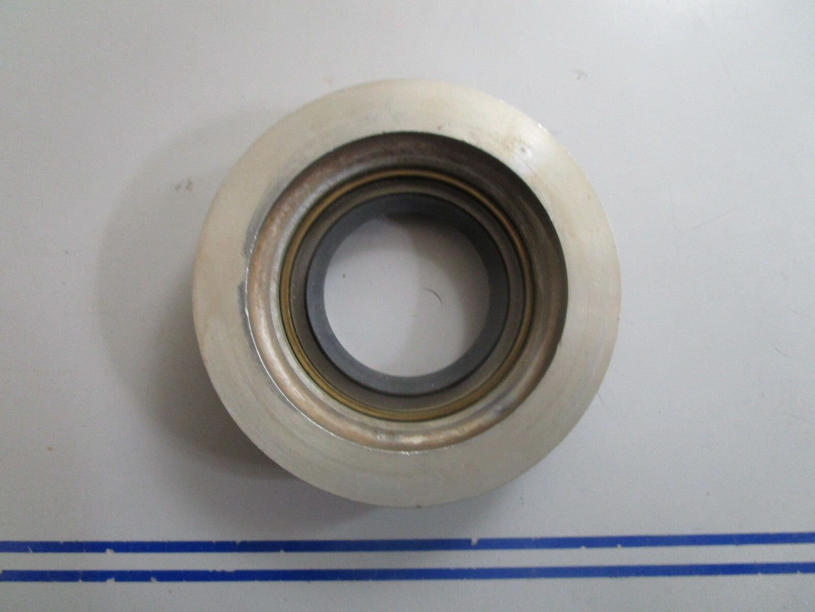 *NEW OEM* 0770 Mercury Oil Seal Carrier Assembly 32490A1