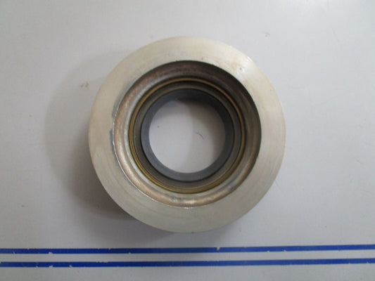*NEW OEM* 0770 Mercury Oil Seal Carrier Assembly 32490A1