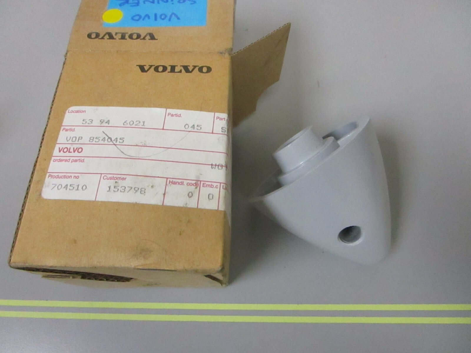 *NEW OEM* 0720 Volvo Penta Spinner 854045