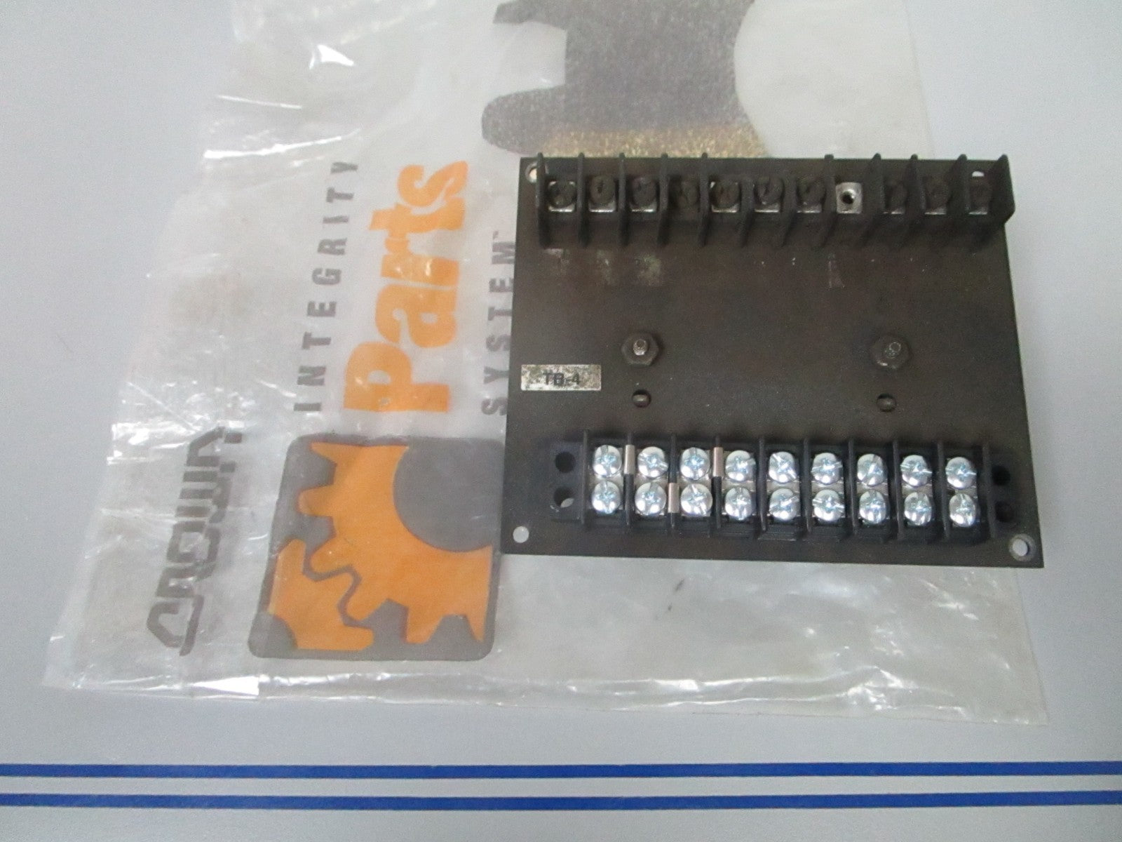 *NEW OEM* 0720 Crown Wiring Block Cover 121390