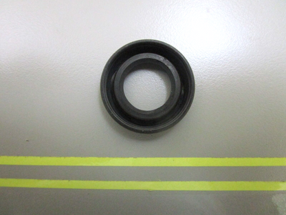 *NEW OEM* 0750 OMC Johnson Evinrude SEAL, DRIVESHAFT 827247 0827247