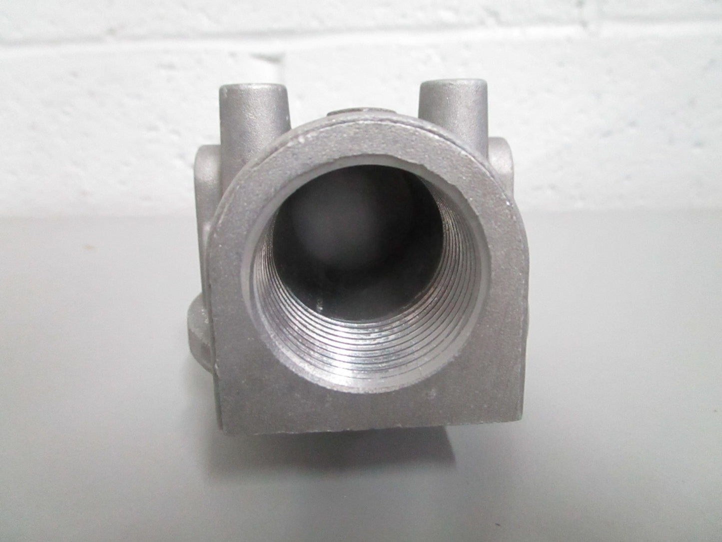 NEW FB1307 Baldwin Fuel Filter Base 0820