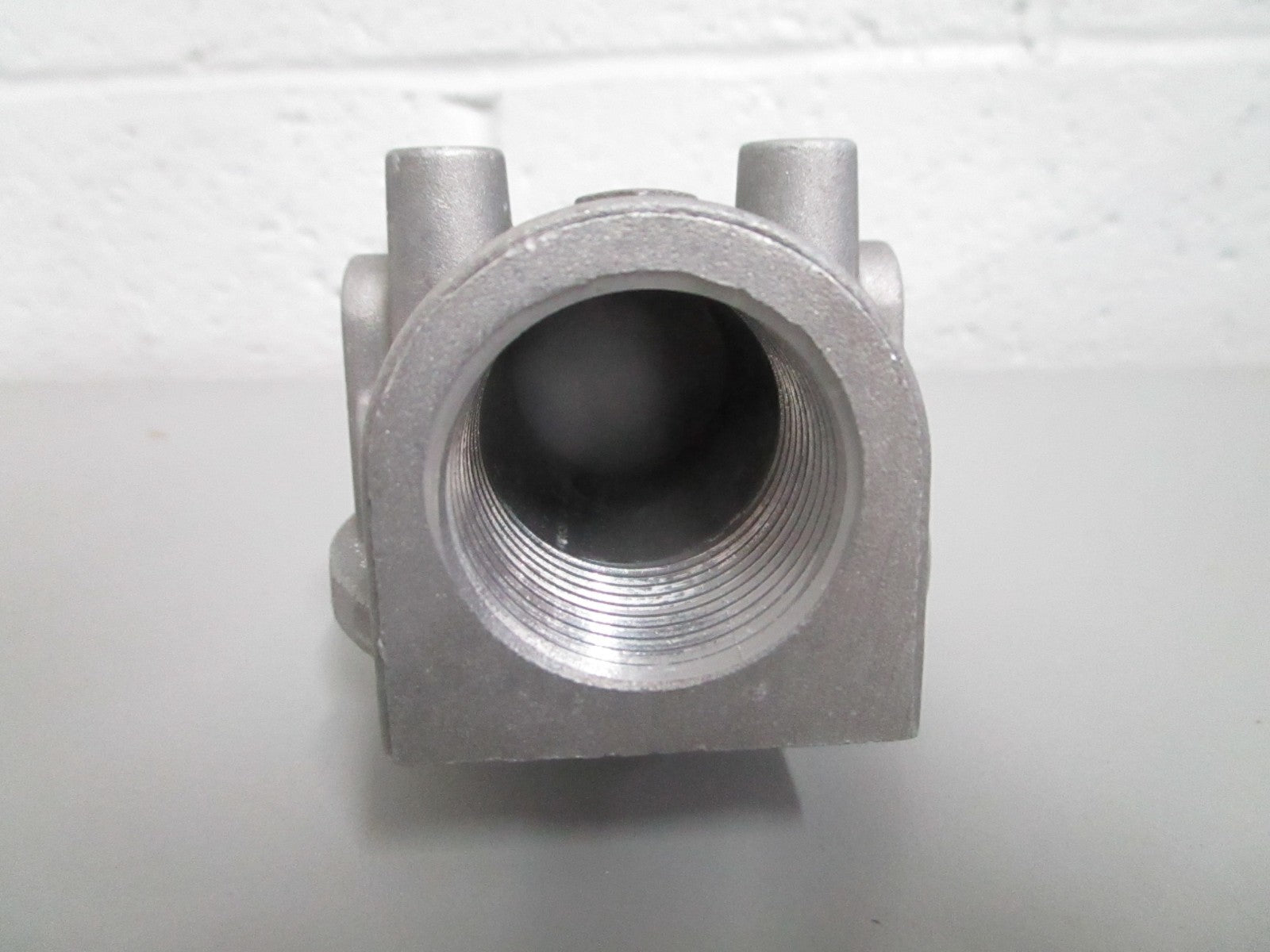 NEW FB1307 Baldwin Fuel Filter Base 0820