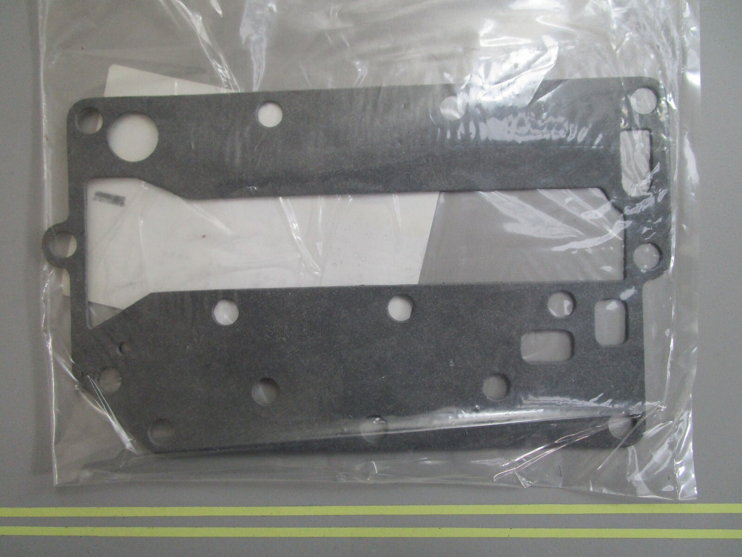 *NEW OEM* 0820 OMC Johnson Evinrude Exhaust Cover Gasket 326264 0326264