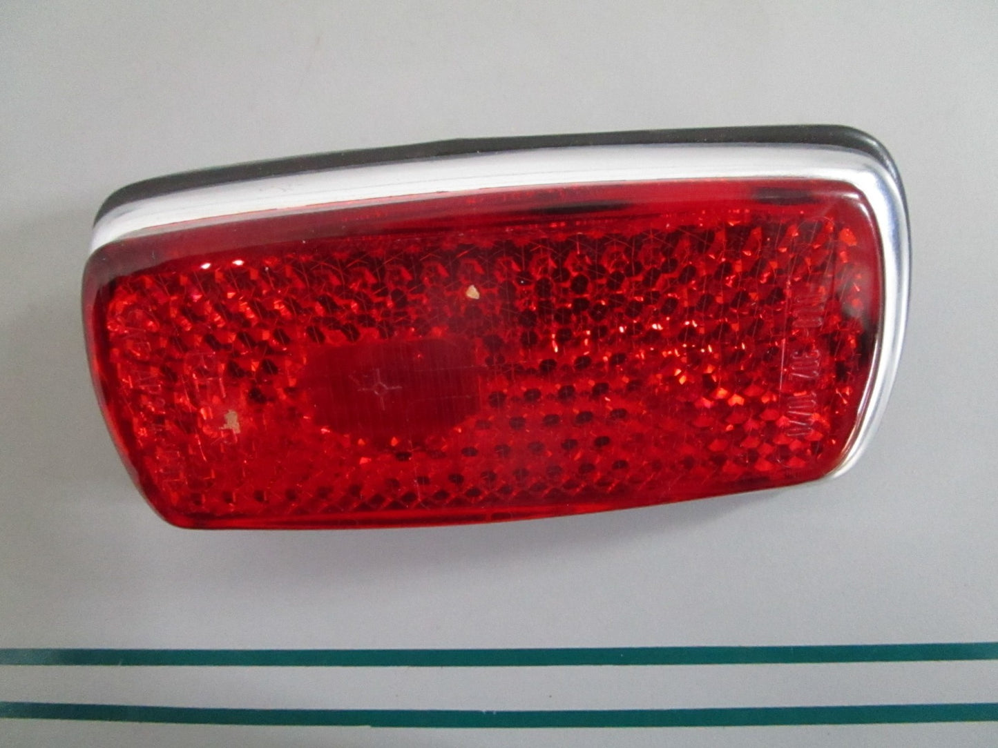 NEW OEM 000826541 Mercedes-Benz LH Rear Reflector 0820
