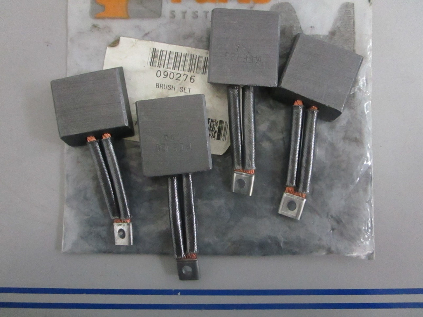 NEW OEM 090276 Crown 4 Brush Set 0820