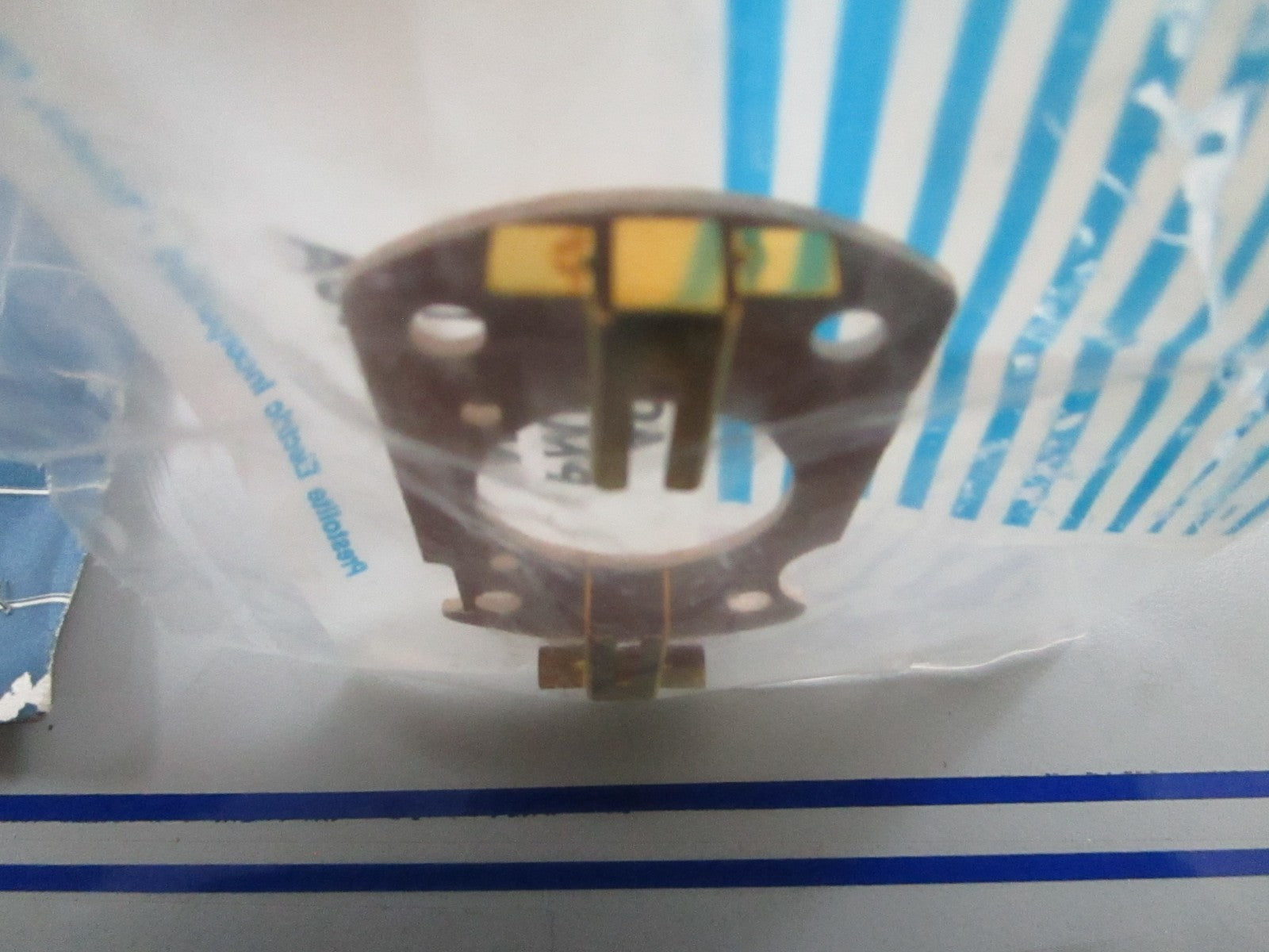 *NEW OEM* 0810 OMC Prestolite Brush Holder Kit 392940 0392940